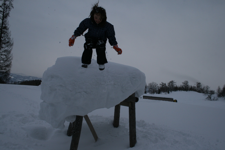 Rodger Family 4m high snow pillow, Niseko Village