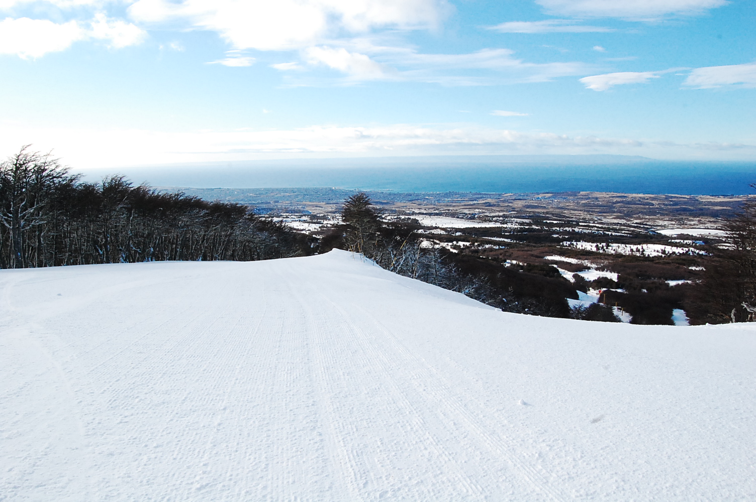Esquiando con vista a la ciudad, Cerro Mirador