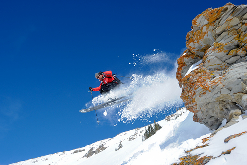 Irwin Catskiing by Eleven  Tatil Yeri Rehberi
