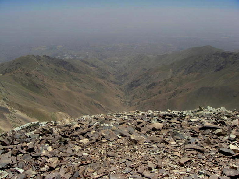 چشم انداز تهران دودآلود از فراز قله شاه نشین, Tochal