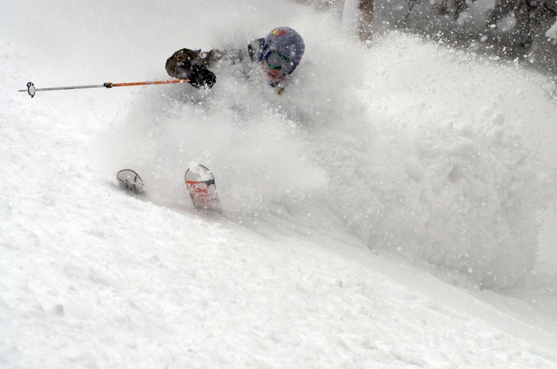 smashing the pow SMG, Niseko Grand Hirafu