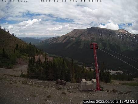 Castle Mountain Resort webcam op lunchtijd vandaag