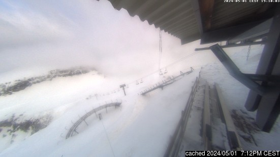 Gstaad Glacier 3000の雪を表すウェブカメラのライブ映像