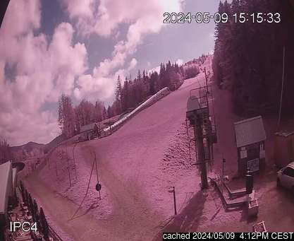 Schnepfenriedの雪を表すウェブカメラのライブ映像