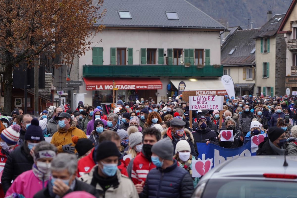 Growing Resort Anger at Christmas Closure of French & Italian Ski Slopes