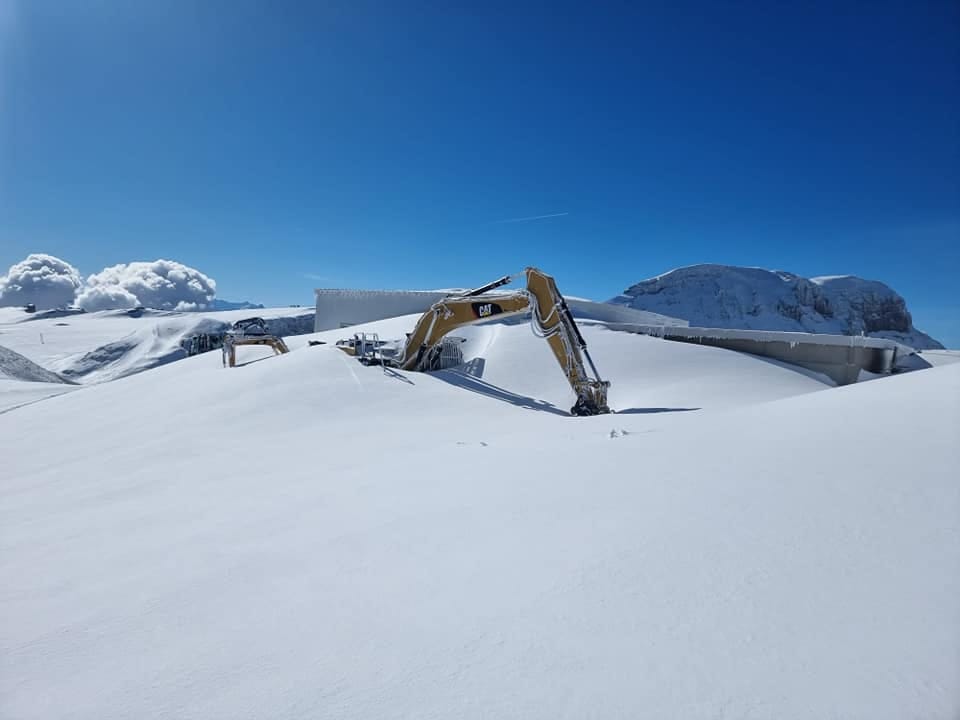 Base Depths Jump In The Alps Ahead of Spring