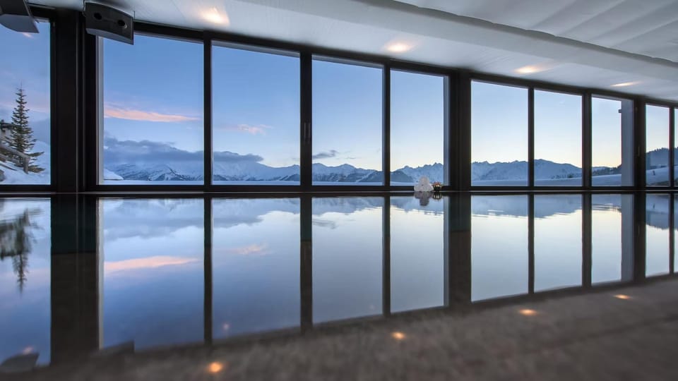 Ski Together, Stay Together: The Secret to Group Travel Without Compromise