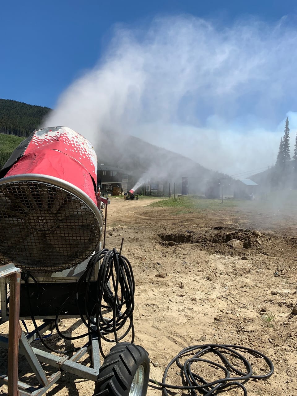 Apex Latest Ski Resort Threatened By Wildfire