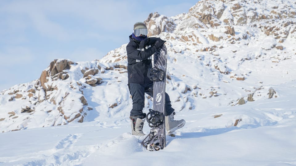 World's First Electric Snowboard